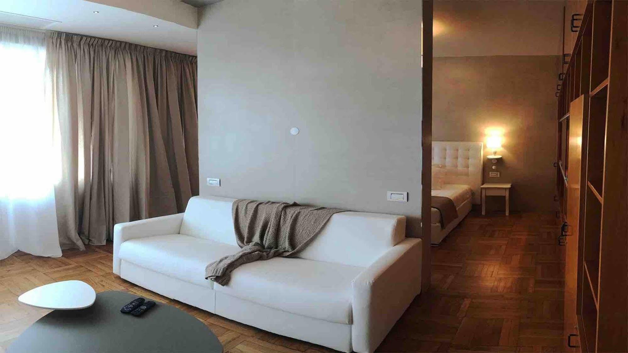 Ginevra Rooms แบร์กาโม ภายนอก รูปภาพ